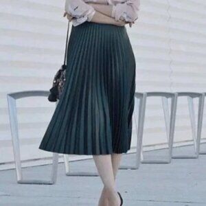ZARA Accordion Pleated Midi Skirt in Midnight Blue Size XS CLASSIC NEUTRAL